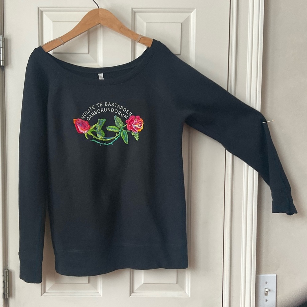Warm Sweat shirt with original embroidery.